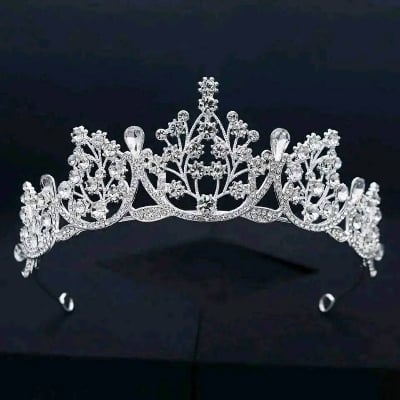 Picture of Women's Silver Rhinestone Tiaras - Elegant Wedding Bride Headwear - Crafted with Alloy and Rhinestone - Ideal for Parties, Daily Wear ,Weddings and Gifting