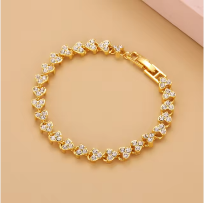 Picture of Love Shape Crystal Zircon Bracelet for girls and womens | Gold