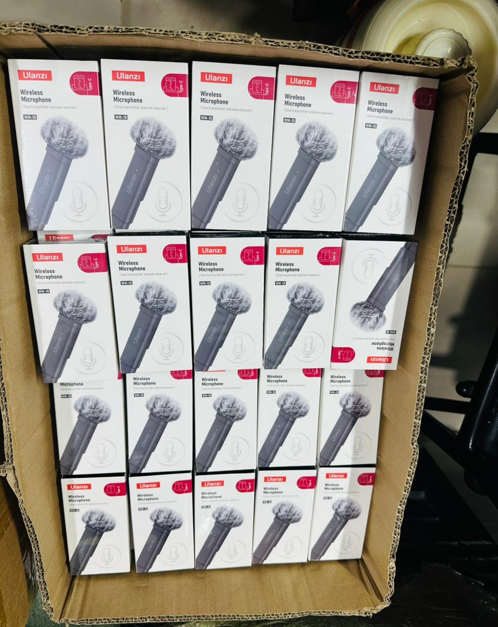 Picture of Ulanzi WM-10 Wireless Clip-On Microphone for Type-C Mobile