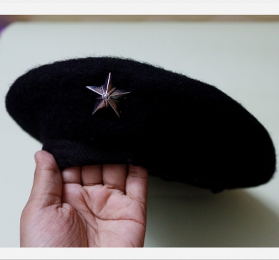 Picture of Fashion Beret Cap - Style Beret Wool Caps + ( Fee Metal Star )
