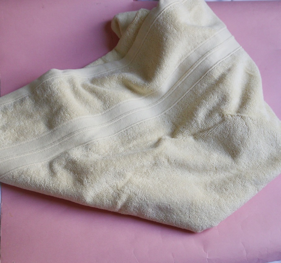 Picture of Bath Towel cream color -100% Cotton Large Bath Towel, 28 in X 57+ Inch Bath Towel - Large Cotton Bath Towel