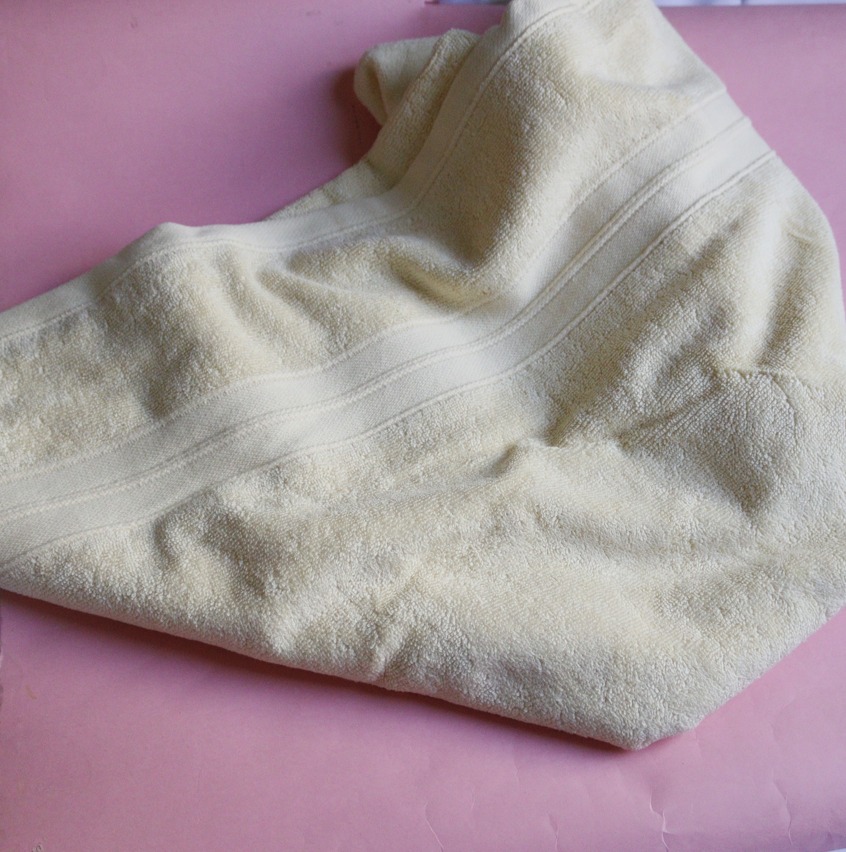 Picture of Cotton Big Long Bath sheets Towels 28 inchi x 57 inch +/-  Large Bath Towel