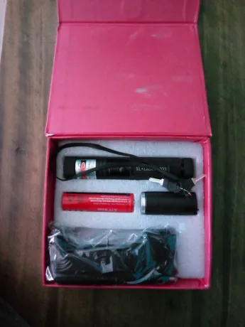 Picture of New 10 Miles 532nm Adjustable Focus Green Laser Pointer Beam Light Pen +Star Cap 5mw