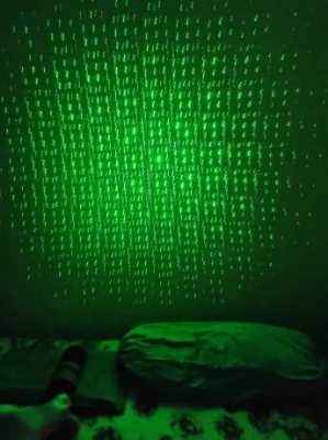 Picture of New 10 Miles 532nm Adjustable Focus Green Laser Pointer Beam Light Pen +Star Cap 5mw