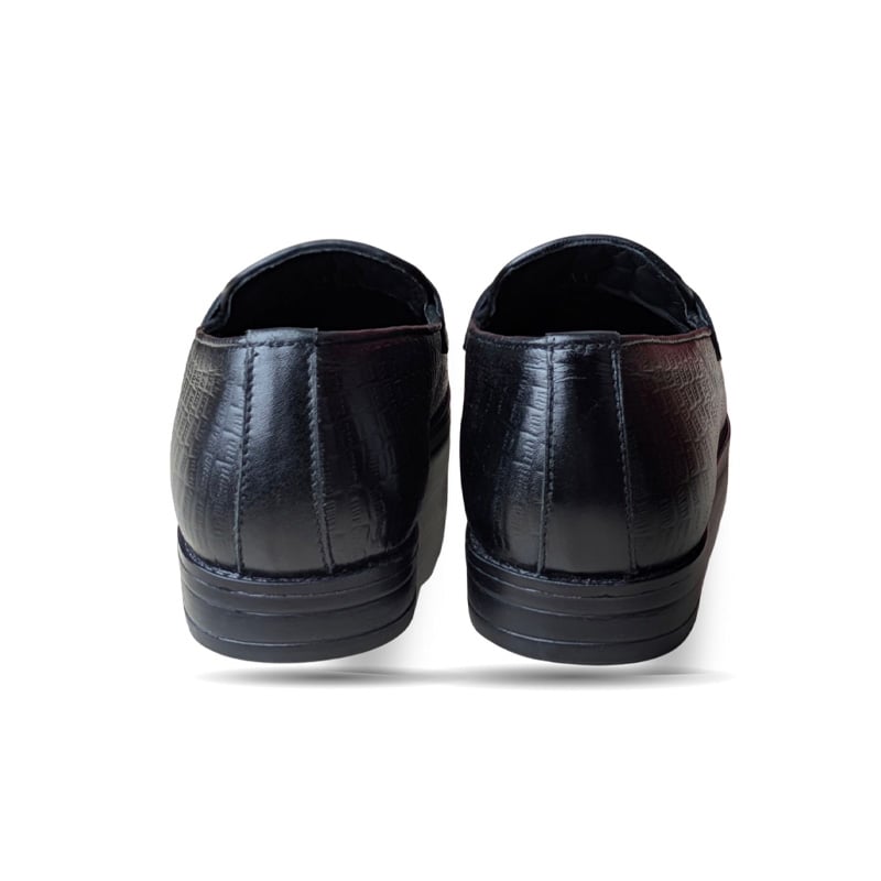 Picture of Men’s Luxury Chain-Bit Loafer with Crocodile Finish - Black