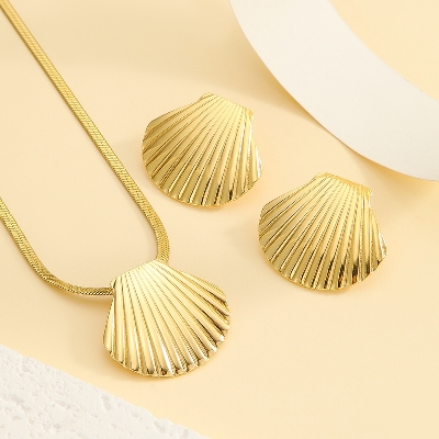 Picture of Premium Stainless Steel 18K Gold Plated Jewelry Set – Non-Tarnish Pendant Necklace & Earrings Combo (Seashell)