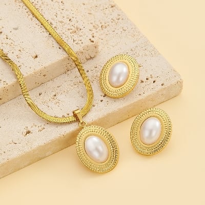 Picture of Luxury Stainless Steel Gold-Plated Pearl Jewelry Set - Non-Tarnish Necklace & Earrings Combo (Oval frame)