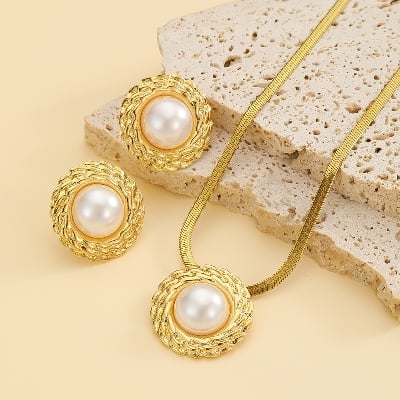 Picture of Luxury Stainless Steel Gold-Plated Pearl Jewelry Set - Non-Tarnish Necklace & Earrings Combo (Floral)