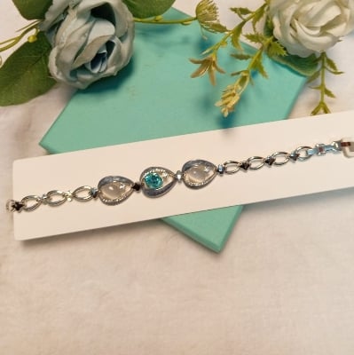Picture of Premium Luxury Crystal & Cat’s Eye Stone Link Bracelet for Women - Elegant Gold & Silver Plated Party Wear Jewelry (M-7)