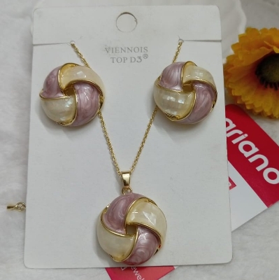 Picture of Elegant shell and resin inlay jewelry set of necklace and earrings (Spiral)