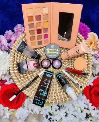 Picture of Student Makeup Combo 11 pcs set