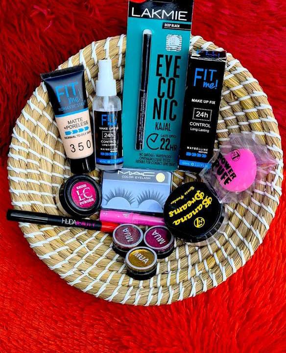 Picture of Student Makeup Combo 10 pcs set