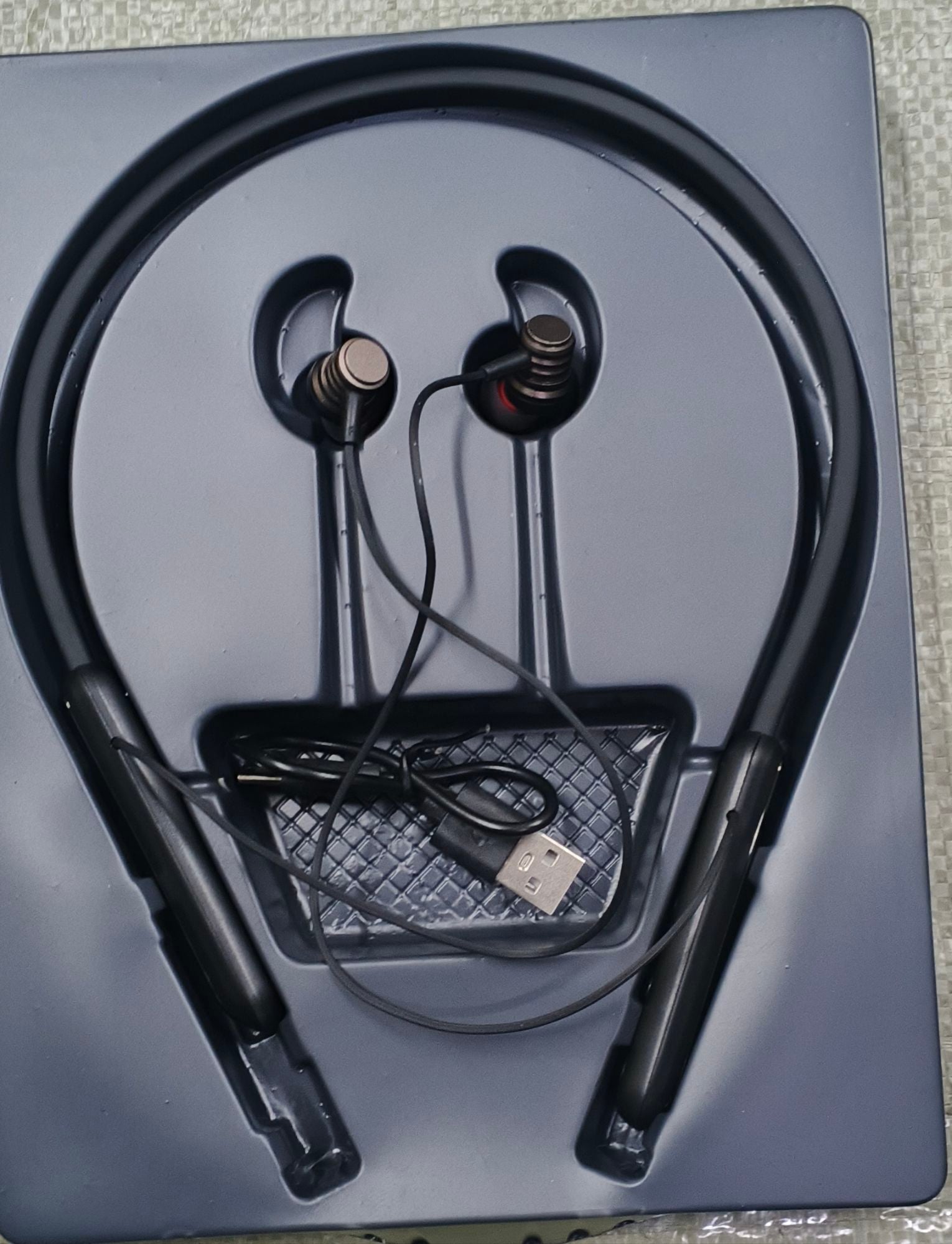 Picture of MT+ Hi-Fi Music Neckband Earphone