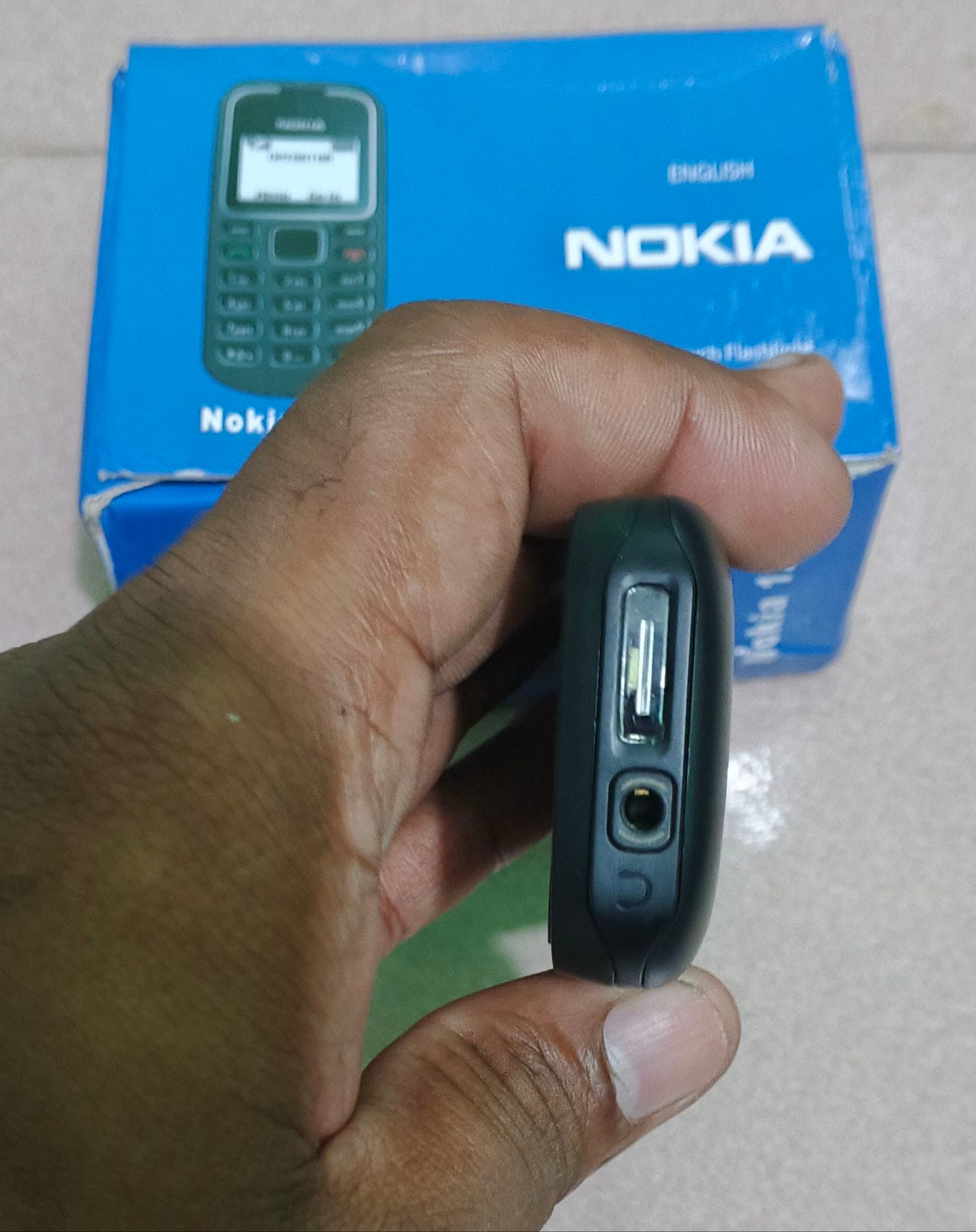 Picture of Nokia 1280 single SIM phone - Black