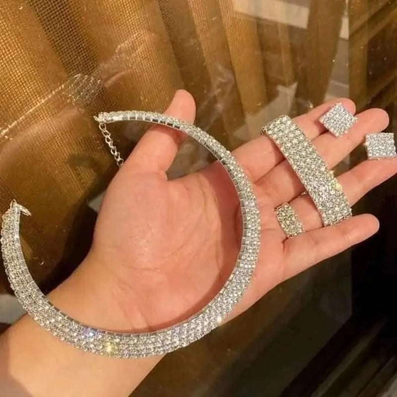 Picture of Luxury Romantic Crystal Wedding Jewelry Sets Silver Color Bridal Necklace Earrings Bracelets Ring Sets For Women - Necklace For GirlsSilver