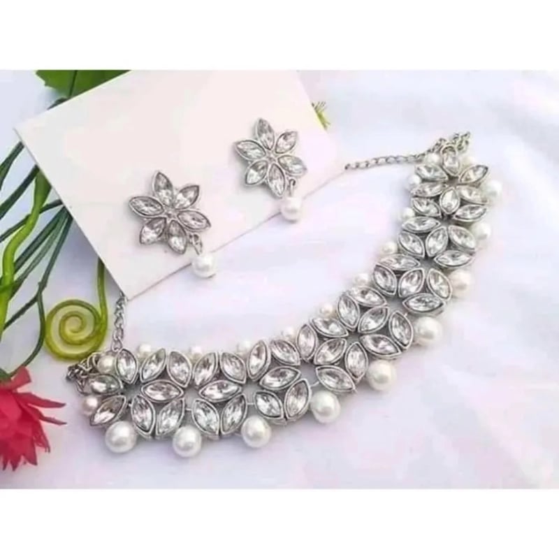 Picture of Traditional Neckless Fashion Wedding /Party Bridal Choker Necklace & Earrings Jewelery Set For Women - Necklace For GirlsGold