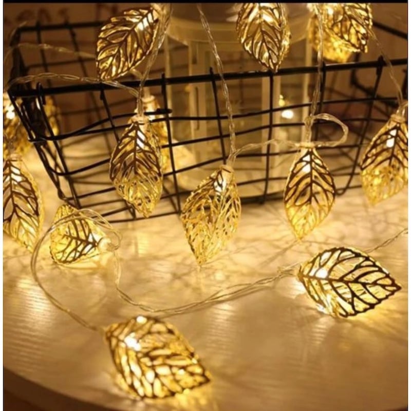 Picture of Metal Fairy light 3d leaf shape golden color current driven pieces setGold