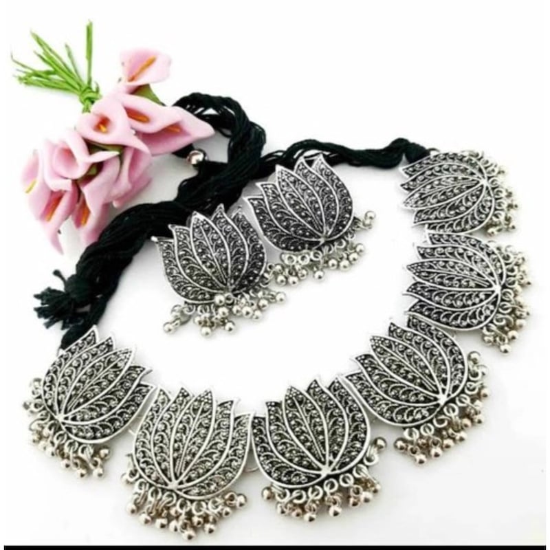 Picture of Pearl Choker Necklace Set - SilverSilver