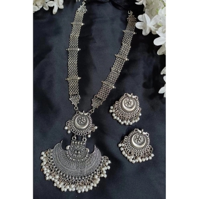 Picture of New Beautiful Jewelery Set For WomenSilver