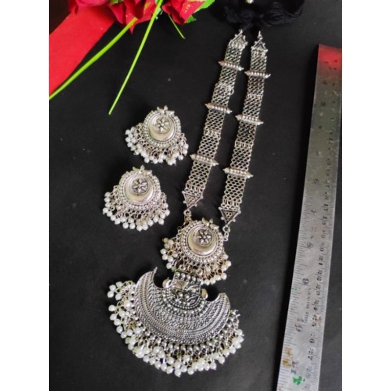 Picture of New Beautiful Jewelery Set For WomenSilver