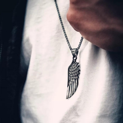 Picture of Fashion stainless steel retro feather wing pendant new titanium steel wing punk necklace/Simple Fashionable Chain Necklace For men Silver 