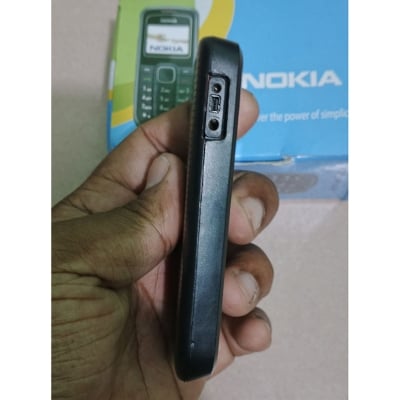 Picture of Nokia 1202 single SIM phone - Black