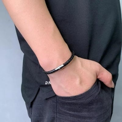 Picture of Stainless Steel Magnetic Clasp Handmade Men Bracelets Bangles Braided Leather Bracelet - Black