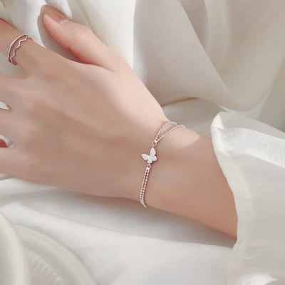 Picture of Understated -Choice and Remark -Stylish Hand Bracelet Design for Girls- Avant-garde Preferble - Low Hassle and Maintanance - Silver