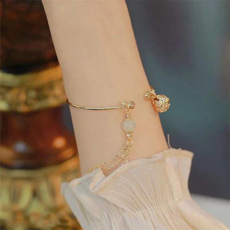 Picture of Ensemble Yourself - Custom Experience - Everyday Wear Bracelet Chain For Women/ Girls - Couture - High-end - Understated Sophistication - Gold