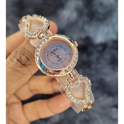 Picture of New Fashionable stainless analogue Hand watches for women's - Gold