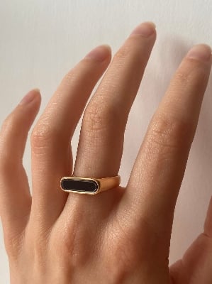 Picture of Black Stone Finger Ring For Women