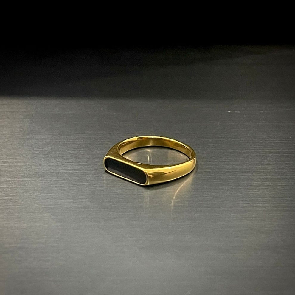 Picture of Black Stone Finger Ring For Women
