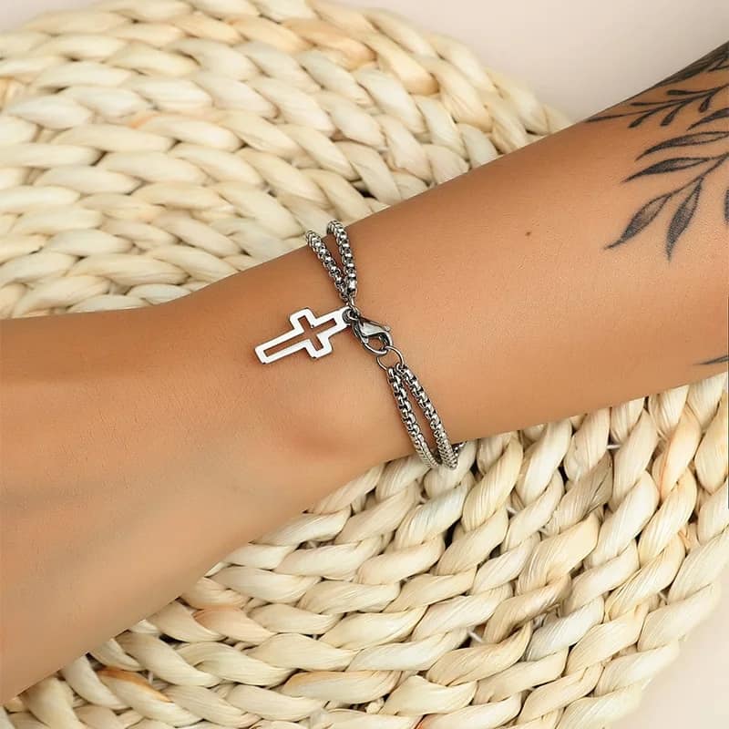 Picture of Men's Stainless Steel Small Cross Bracelet Fashion Box Chain Bracelet For Men - Silver