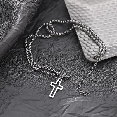 Picture of Men's Stainless Steel Small Cross Bracelet Fashion Box Chain Bracelet For Men - Silver