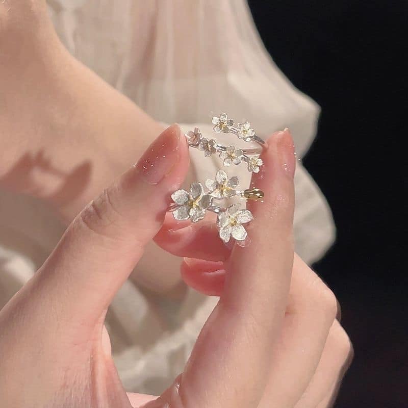Picture of Delicate Elegant Rings for Women Romantic Rings Floral Shape High Grade Jewelry Gifts for Girls Fashion Ring For Girls - White