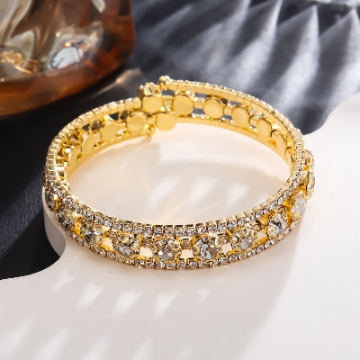 Picture of Fashion Crystal Bracelet For Women Wedding Bracelet Hand Jewelry Rhinestones Bracelet For Women Bridal Jewelry Gift - Gold
