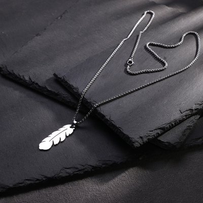 Picture of Men's Necklace Stainless Steel with Lucky Leaf  Pendant and SilverChain  Stainless Steel - Silver