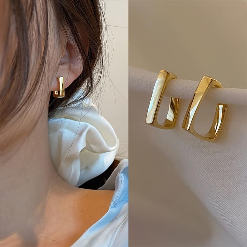 Picture of Trendy Fashionable Korean Elegant Cute Love  Stud Earrings for Girls Simple Stylish Fashion - Earring for Women New Collection - Gold