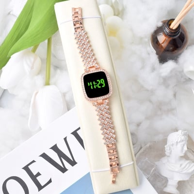 Picture of Elegant Luxury Full Diamond Quartz Watch / Ladies Korean Fashion Rhinestone Wristwatch