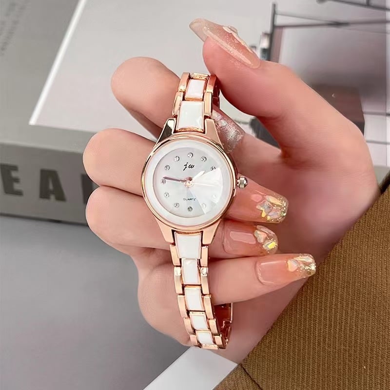Picture of New Trend Fashion Steel Chain Diamond Women Watch