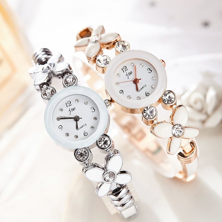 Picture of Luxury Fashion Watch Casual Watch For Women