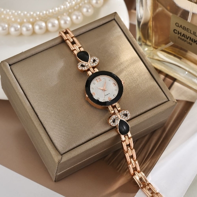 Picture of Luxury Fashion Watch Casual Watch For Women