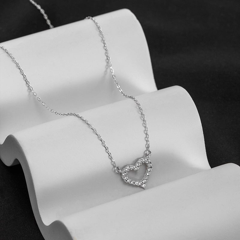 Picture of Style Luxury Emerald Rhinestone Teardrop Necklace - Green Crystal Clavicle Chain for Women - Silver