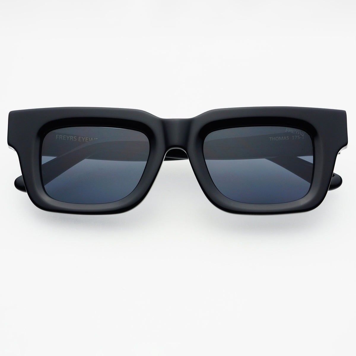 Picture of Retro Square men,s Sunglass for travel - Black
