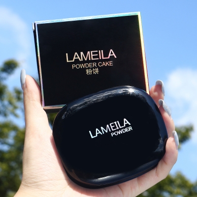 Picture of Skin-Friendly Velour Puff Included Compact - Multicolor