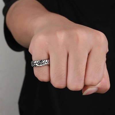 Picture of Ensemble Yourself - Custom Experience - FASHION NINE Simple Stainless Steel Wheat Opening Ring - Couture - High-end - Designed - Urban Vibes - Silver