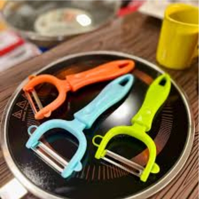 Picture of 1PC Vegetable cutter / Kitchen/ Fruit Peeler/ Slicer MULTIPLE COLOR Multicolor