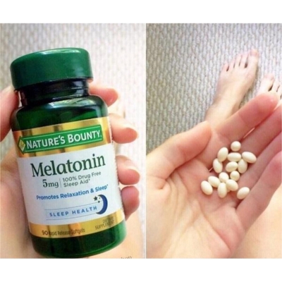 Picture of Nature's Bounty, Melatonin Softgel Capsules 5mg - 90 Capsules
