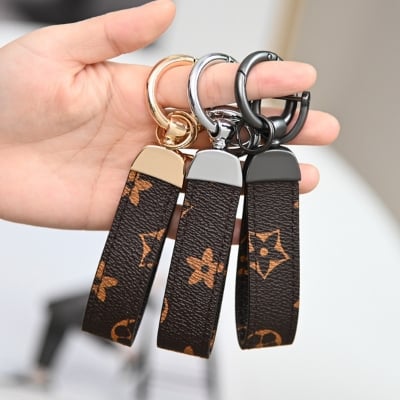 Picture of Keychain Spring Ring Old Pattern PU Leather Creative Car Metal Car Hanging Horseshoe Buckle Gift