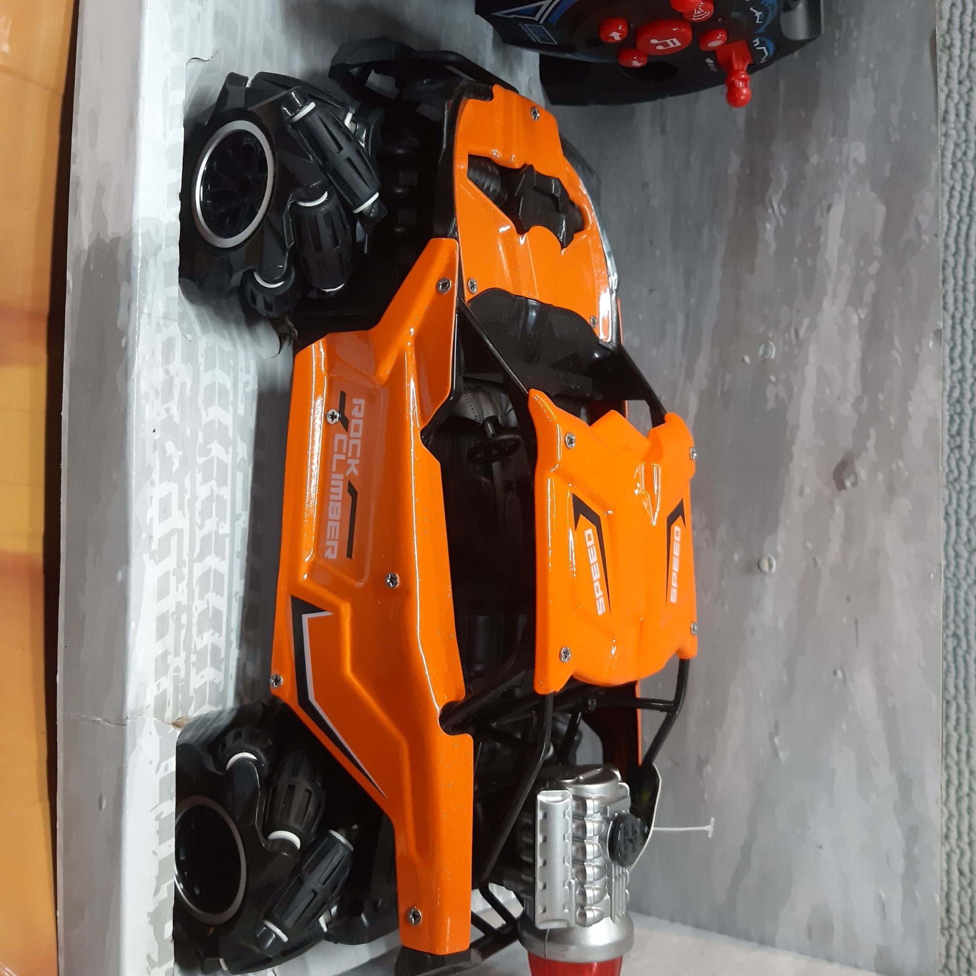 Picture of Brave Climber remote car - Multicolor